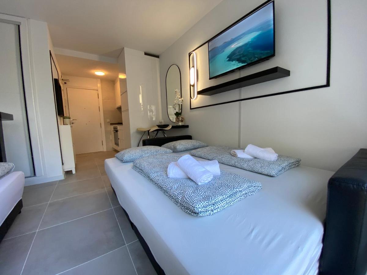 Modern Sea View Studio In Benal Beach Benalmádena Exterior foto